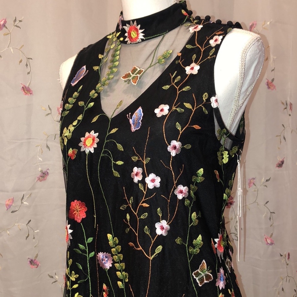 NWT Ecru Embroidered Dress - Picture 8 of 15